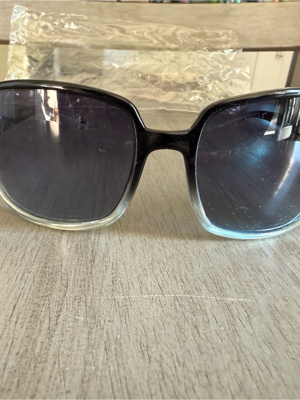 Women’s Ombre Black-to-Clear Square Sunglasses